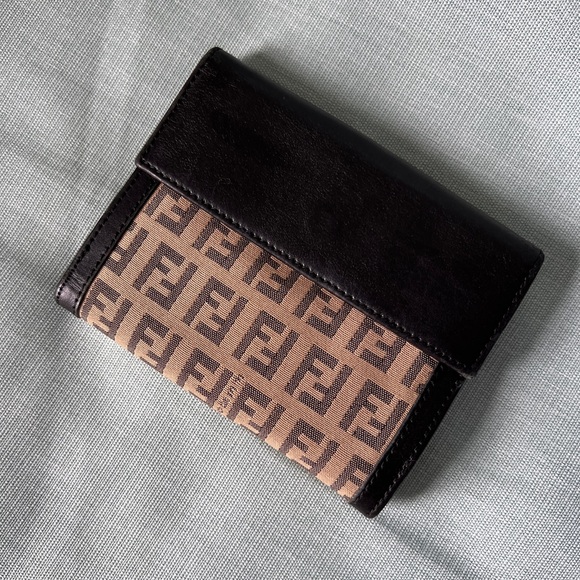 Authentic Fendi Compact wallet - Picture 2 of 6
